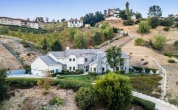 Basketball legend Shaquille O’Neal becomes a realtor and sells his $2.5M Los Angeles mansion on Instagram